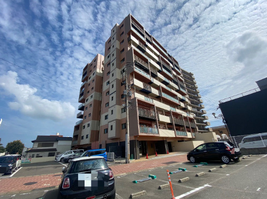 ルネッサンス21福岡西の外観