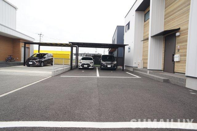 熊本市東区戸島西３丁目のタウンの駐車場
