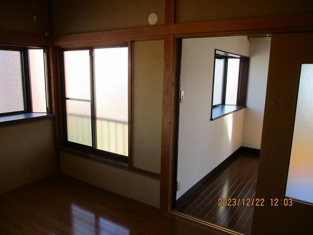 サンバ－スの洋室