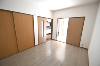 【内装】 | 山本コーホーハイツA | 南向きなので、明るい室内です。