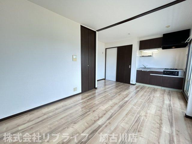 河原サンハイツBの居間・リビング