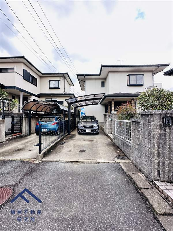 西区拾六町４丁目　戸建ての駐車場