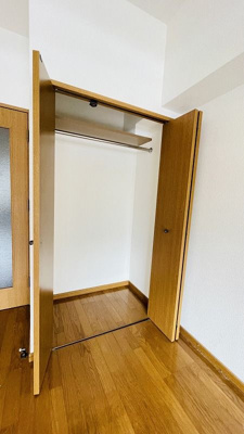 【収納】 | レオーネ城南 | 別号室の写真になります。現況優先。