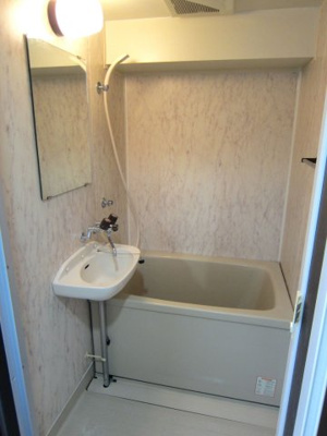 【浴室】 | ロマネスク西公園第3 | 別号室の写真になります。現況優先。