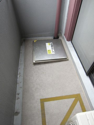 【バルコニー】 | ロマネスク西公園第3 | 別号室の写真になります。現況優先。
