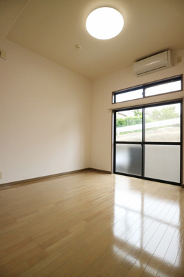 【洋室】 | Route多々良Ⅰ | 別号室の写真になります。現況優先。