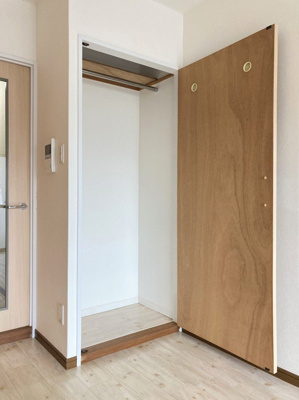 【収納】 | サンシャインひがし清水 | 別号室の写真になります。現況優先。