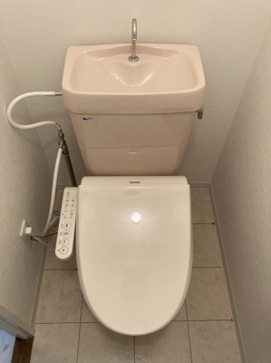 【トイレ】 | サンシャインひがし清水 | 別号室の写真になります。現況優先。