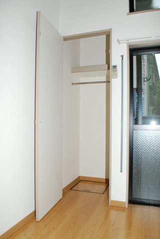 【収納】 | コンフォルト博多Ⅱ | 別号室の写真になります。現況優先。