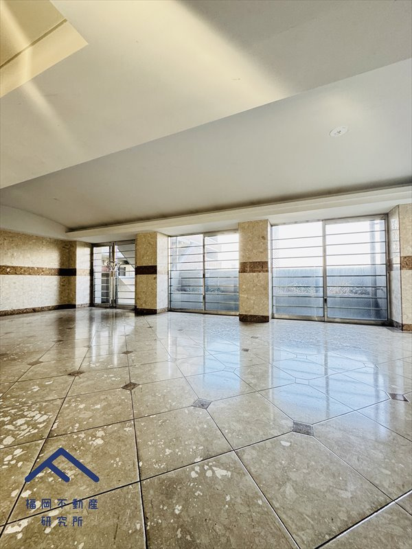 エテルナヒルズ若宮のエントランス