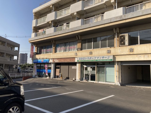 亀山総合ビルの外観