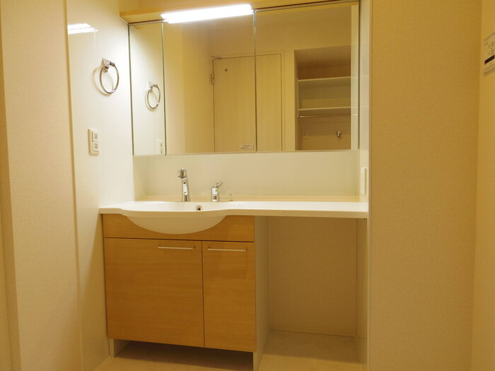 パインエーカーⅡの独立洗面台|大型洗面化粧台