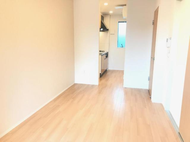 熊本市南区御幸笛田３丁目のアパートの居間・リビング