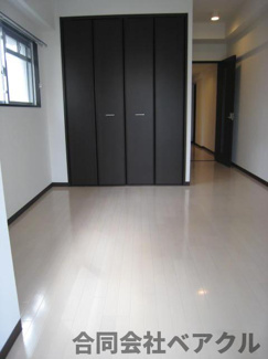 【居間・リビング】 | SHICATA ONZE BLDG | ゆったりとした居間です