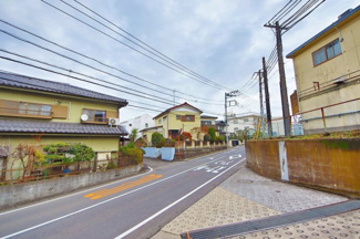 【前面道路含む現地写真】