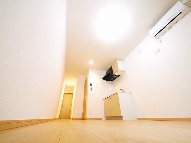 Gradito　富雄駅前の居間・リビング|こちらの居間で趣味の時間をお楽しみください