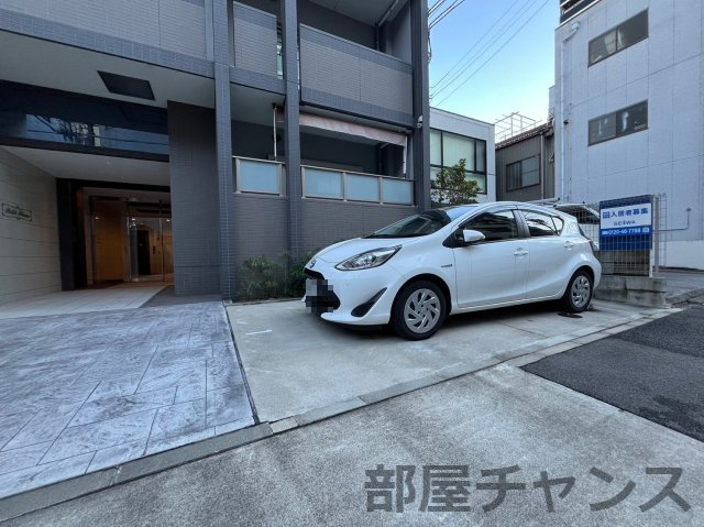 プティフルールの駐車場