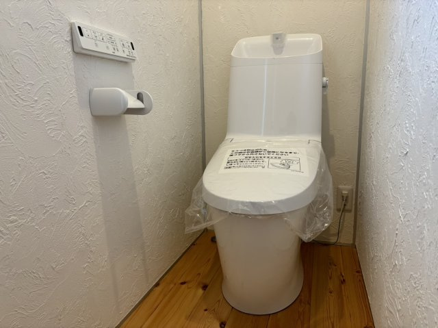 八幡市八幡三反長  新築未入居　　のトイレ|落ち着いた色調のトイレです