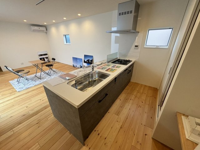 八幡市八幡三反長  新築未入居　　のキッチン|キッチンです