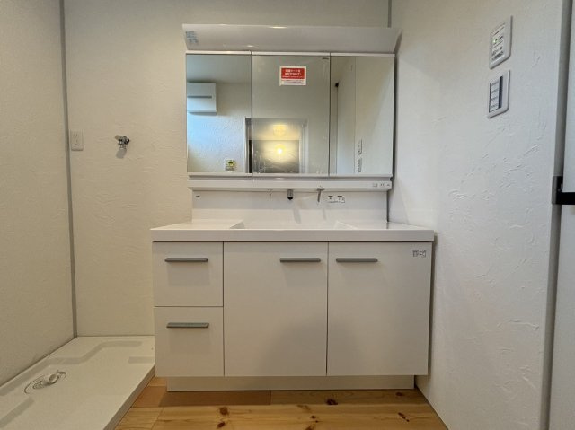 八幡市八幡三反長  新築未入居　　の独立洗面台|独立洗面台で身支度をすべて済ませてしまいましょう