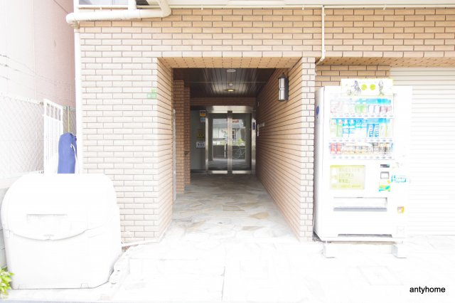 イーストコート新大阪　仲介手数料無料のエントランス