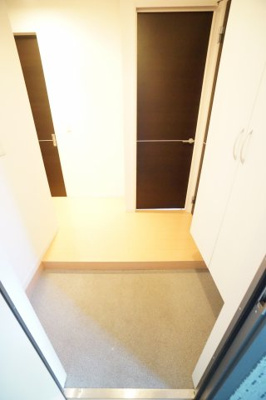 【玄関】 | ヒラリバー | ※同物件、同タイプ、間取り反転のお部屋です