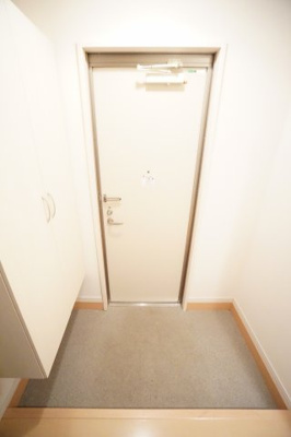 【玄関】 | ヒラリバー | ※同物件、同タイプ、間取り反転のお部屋です