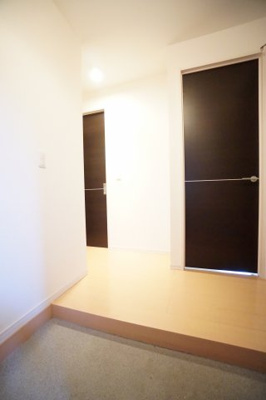 【玄関】 | ヒラリバー | ※同物件、同タイプ、間取り反転のお部屋です
