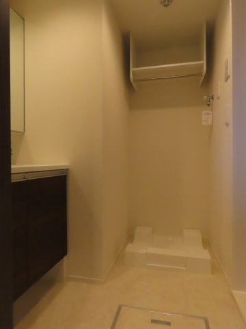 アドモアコート三津屋中の洗面所