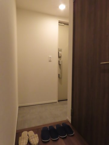 アドモアコート三津屋中の玄関