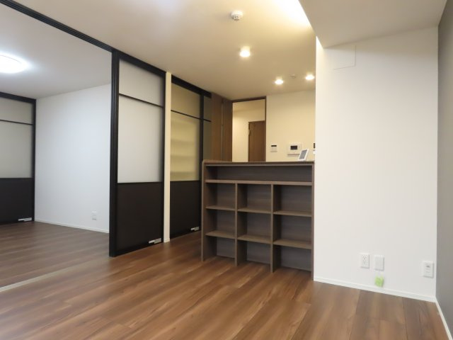 アドモアコート三津屋中の居間・リビング