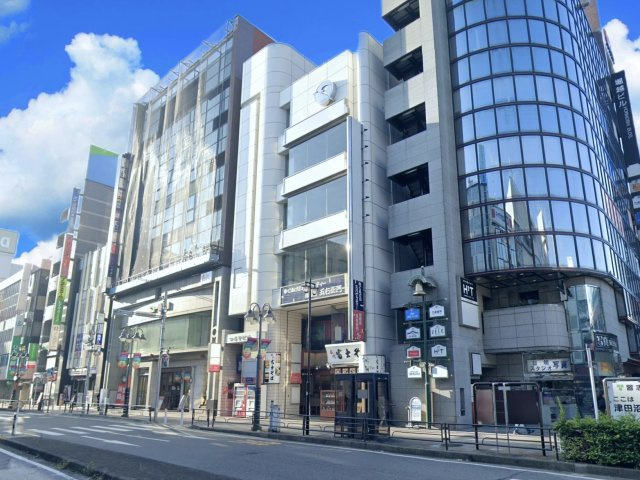 つるやビルの外観