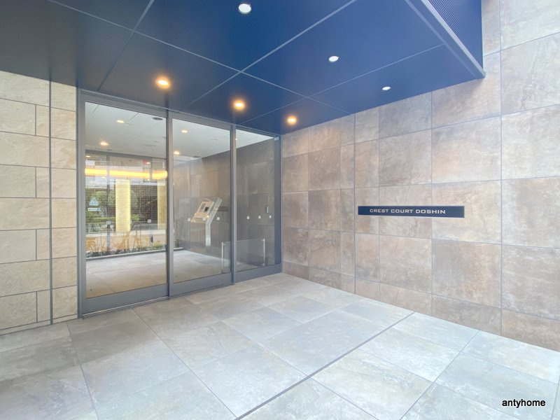 CREST COURT DOSHINのエントランス