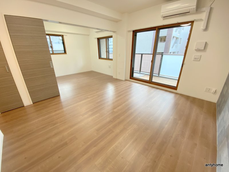 CREST COURT DOSHINの居間・リビング