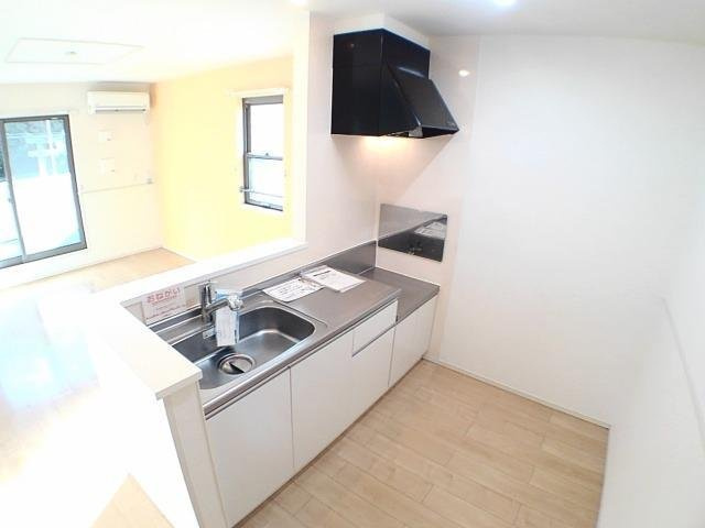 ヴィラウィスタリア宗像Ⅰのキッチン|コンパクトなキッチンで掃除もラクラク