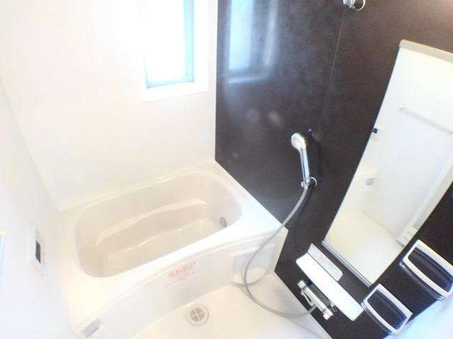 ヴィラウィスタリア宗像Ⅰの浴室|コンパクトで使いやすいお風呂です