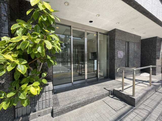 リーラ白山のエントランス