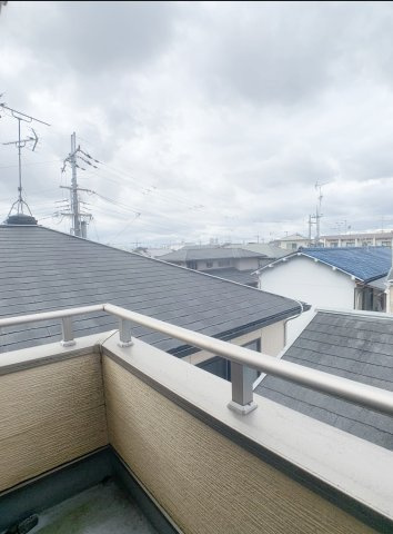 寝屋川市高柳3丁目　中古戸建のバルコニー