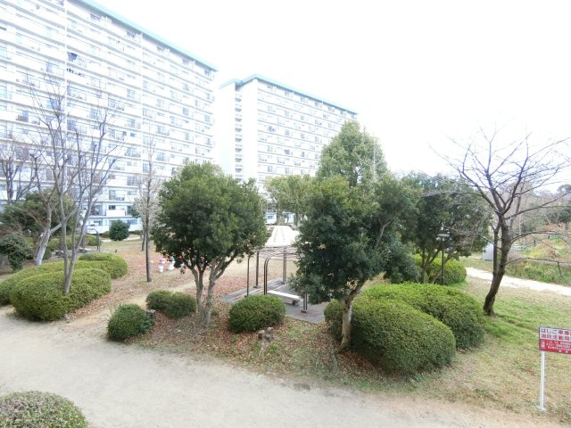 泉北若松台ＡＢ住宅1号棟の展望