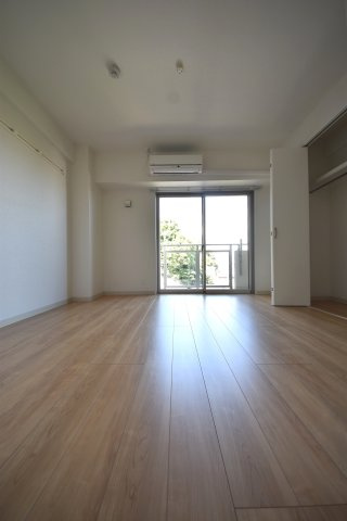 アベニューKOBE山本通りの居間・リビング