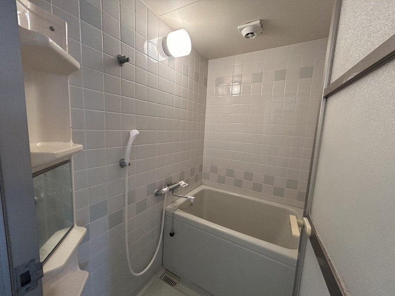 MYハイツの浴室|落ち着いた空間のお風呂です