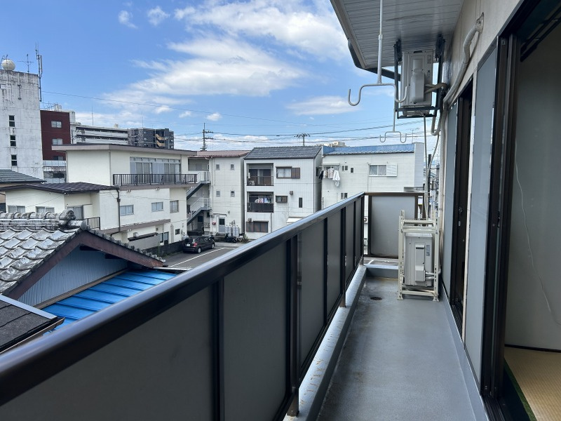 MYハイツのバルコニー|お洗濯にも便利なバルコニー付き