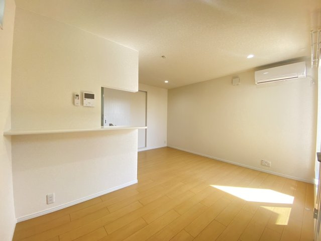 ラフィーネ勝山の居間・リビング