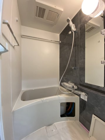 ラフィーネ勝山の浴室