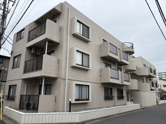 プラムロイヤル原木中山の外観