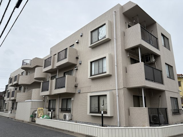 プラムロイヤル原木中山の外観