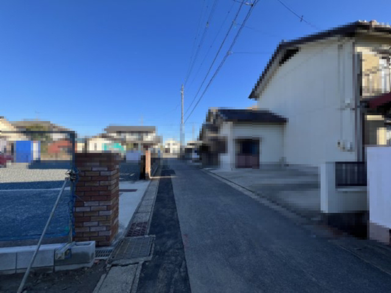 碧南市山神町第2新築戸建　1号棟の前面道路含む現地写真|碧南市山神町第2新築戸建前面道路写真です。南東側公道約4ｍに接道