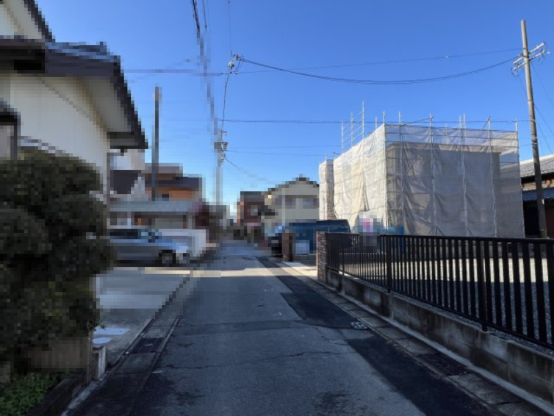 碧南市山神町第2新築戸建　1号棟の前面道路含む現地写真|碧南市山神町第2新築戸建前面道路写真です。南東側公道約4ｍに接道