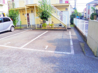 敷地内駐車場（有料・要空き確認）