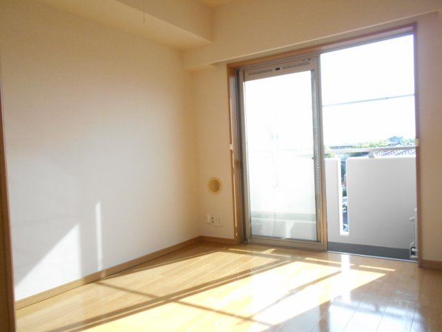 ピアリーさつきの居間・リビング